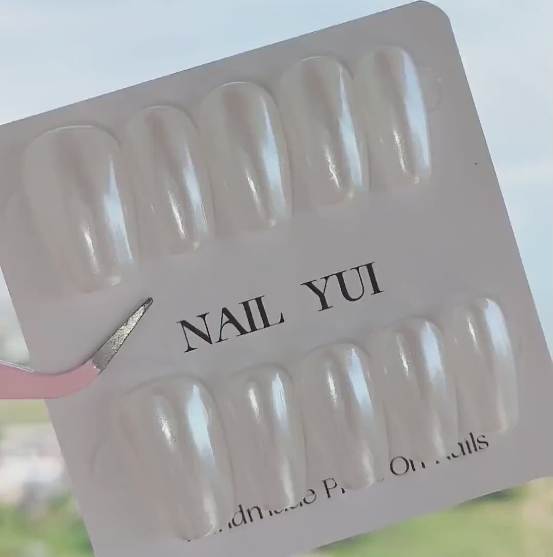 Handmade Pearl White Moonlight Aurora Glitter Press On Nails Glitter Nails Moonlight Nails Pearl White Nails Y2K Nails Acrylic Nails